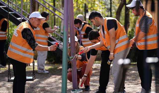 Enerjisa genç gönüllüleri Birgi'de bir araya getirdi