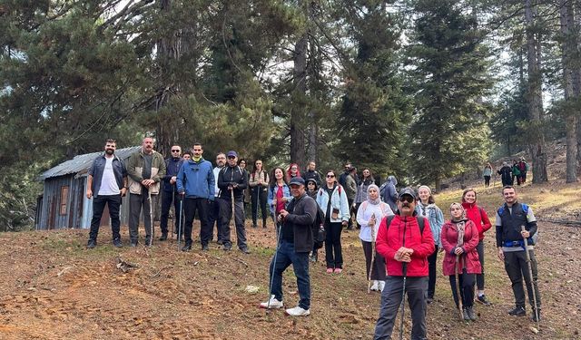 Dağcılar Amanos Dağları'nda sonbahar yürüyüşü yaptı