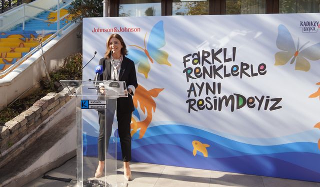 Johnson&Johnson, Moda Merdivenleri’ni renklendirdi