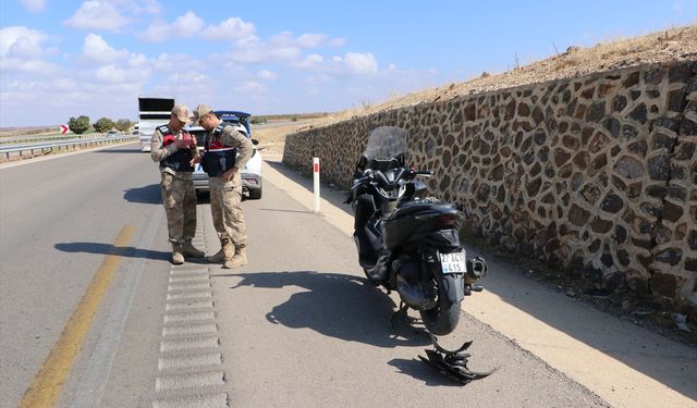 Kilis'te motosikletin devrildiği kazada 2 kişi yaralandı