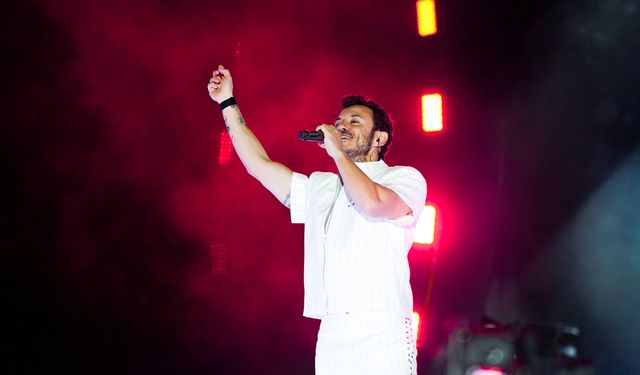 Buray, Diyarbakır Kültür Yolu Festivali'nde konser verdi