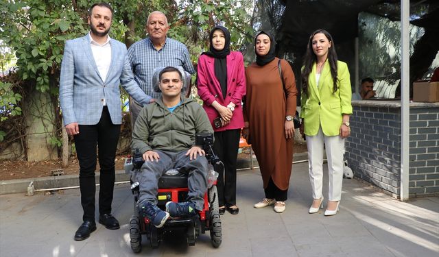 Siirt’te Engelli Gence Merdivenli Sandalye Verildi