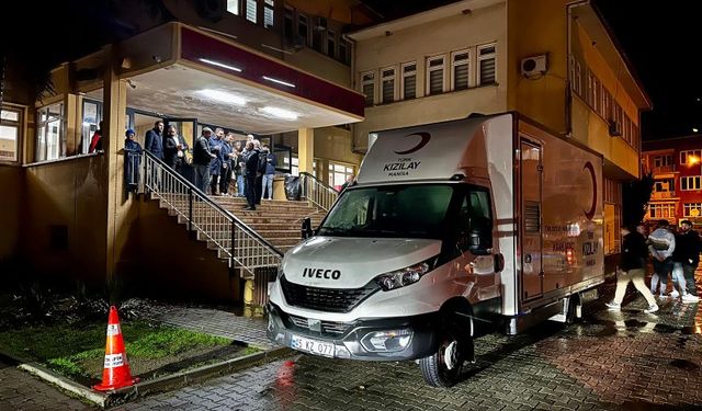 Türk Kızılay Gönüllüleri Sındırgı’ya Koştu