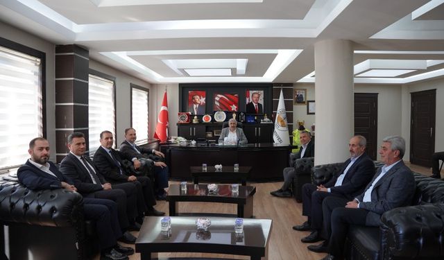 Yeşilay Başkanından Kâhta Belediyesi’ne Ziyaret
