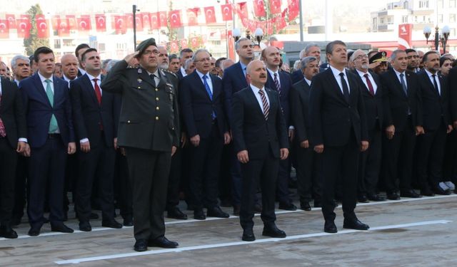 Adıyaman'da Atatürk'ü Anma Programı Gerçekleştirildi
