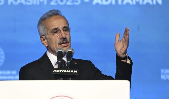 Uraloğlu, "300 milyar dolarlık ulaştırma ve altyapı yatırımı yaptık"