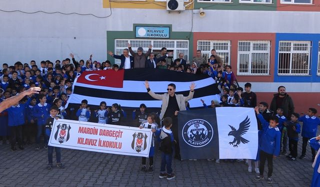 Mardin'deki öğrencilere Beşiktaş forması dağıtıldı