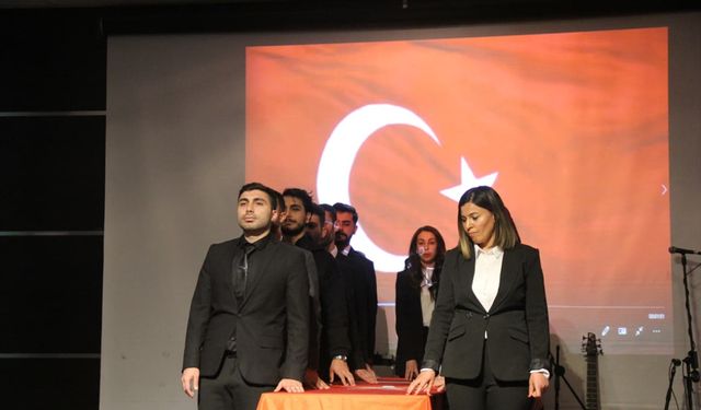 Cizre'de 'Öğretmenler Günü' kutlandı