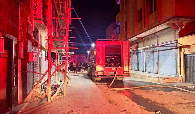 Gaziantep’te 4 katlı rezidansta çıkan yangın söndürüldü
