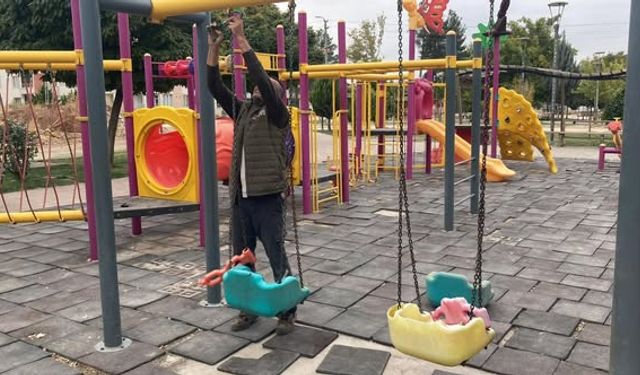 Gölbaşı’nda Oyun Parklarında Onarım Yapıldı