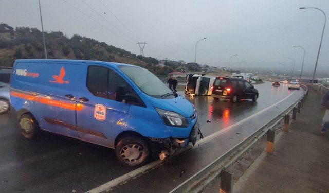 Zincirleme Trafik Kazası: 9 Araç Birbirine Girdi