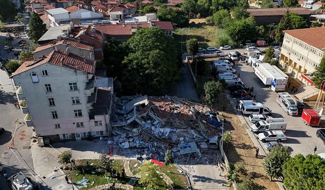 Sındırgı 1 Saatte 4 Depremle Sarsıldı