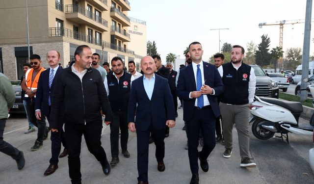 Vali Varol, Atatürk Bulvarı'ndaki işyerlerini ziyaret etti