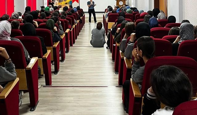 Yeşilay Şanlıurfa Teknoloji Bağımlılığı semineri düzenledi