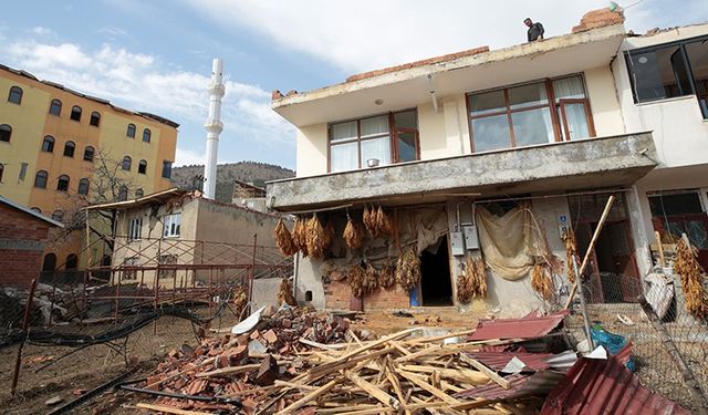 Depremzedeler Dönmezse Bir İlçe Doğalgazsız Kalacak