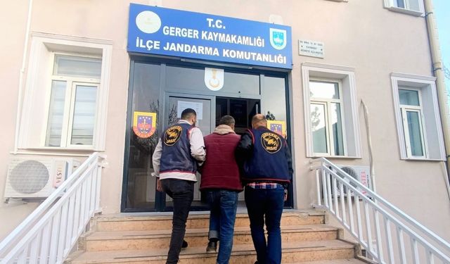Gerger'de aranan şahıs operasyonla yakalandı