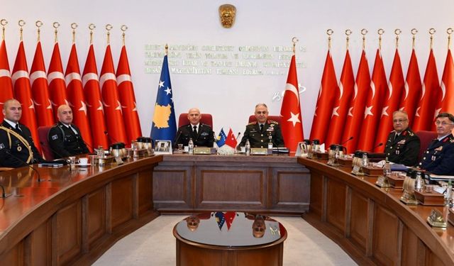 Atatürkçü Teğmenlerin komutanına ihraç iptali