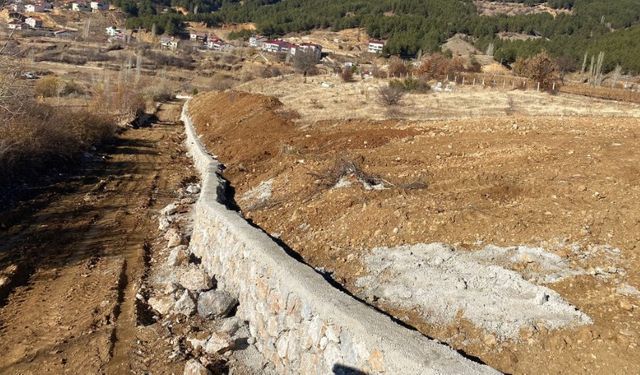 Çelikhan Mezarlığına İhata Duvarı Yapıldı