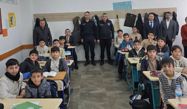 Gölbaşı Kaymakamı Okul Ziyaretleri Yapıyor