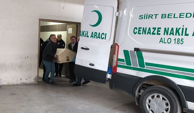 2 Çocuk Annesi Kadın Evinde Bıçaklanarak Öldürüldü