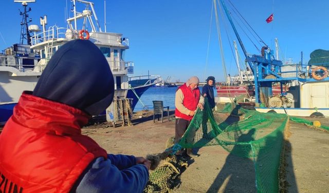 Karadeniz’de Fırtına Balıkçıları Kıyıya Bağladı
