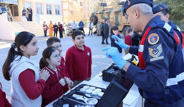 Kilis'te öğrencilere yerli ve milli araçlar tanıtıldı