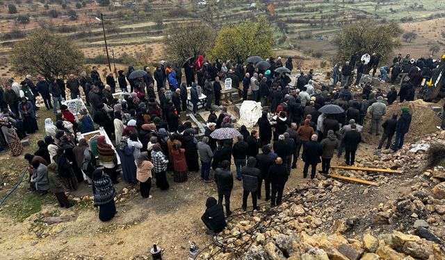 Mardin’de kazada ölen anne ve 3 yakını defnedildi