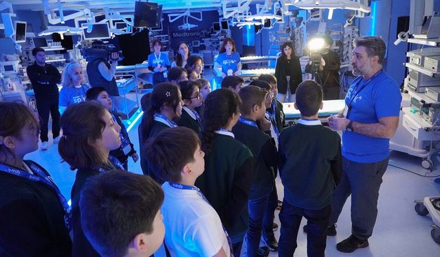 Darüşşafaka öğrencileri sağlık teknolojileriyle buluştu