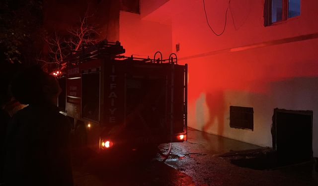 Şanlıurfa’da apartman yangını: 9 kişi dumandan etkilendi