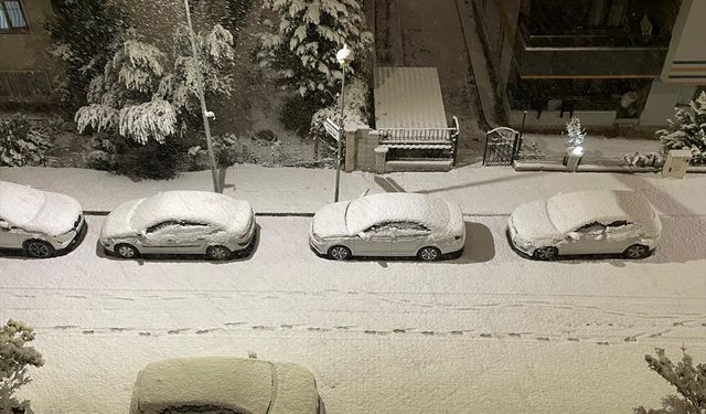 Şanlıurfa'da kar yağışı etkili oluyor