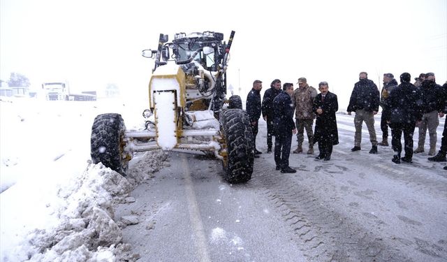 Şırnak Valisi Ekici, kar temizleme çalışmalarını inceledi