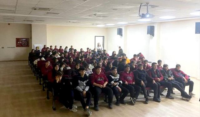 Yeşilay'dan öğrencilere bağımlılıkla mücadele eğitimi