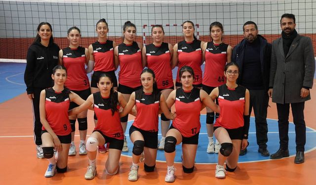 Depremin İzlerini Smaçlarla Siliyorlar: Hedef Şampiyonluk