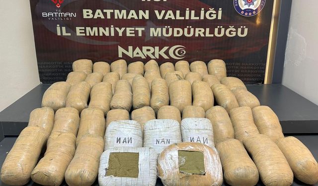 Batman'da bir tırda 51 kilo 300 gram toz esrar ele geçirildi