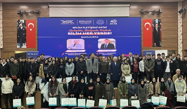 Biruni Üniversitesi 6 ilde gençlerle buluştu