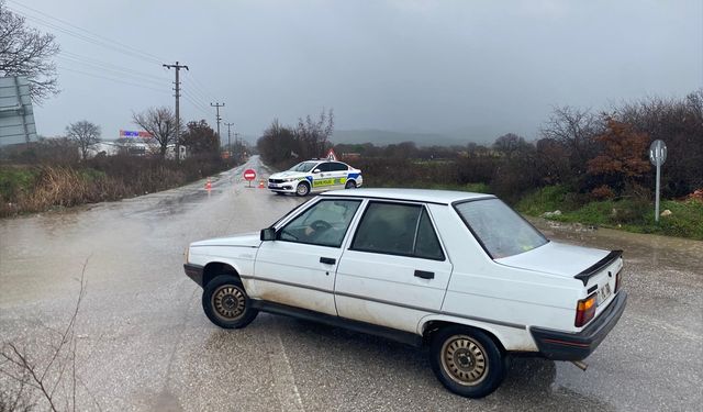 Çanakkale'de yoğun sağanak etkili oldu