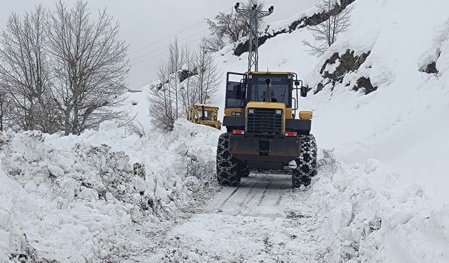 Çelikhan'da köy yolları ulaşıma açıldı