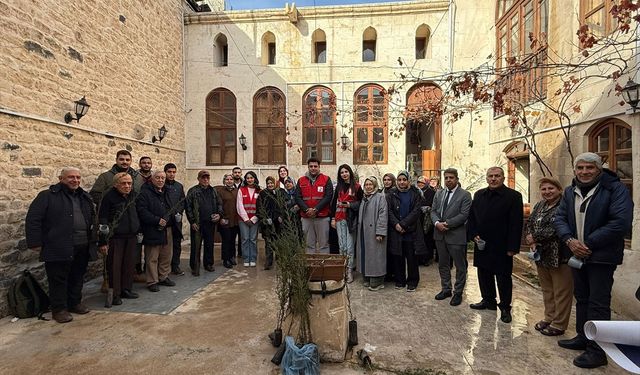 Kilis'te Üniversiteliler Huzurevi'ni Ziyaret Etti