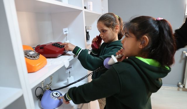 Kırsal mahalledeki öğrencileri için okula müze kurdular