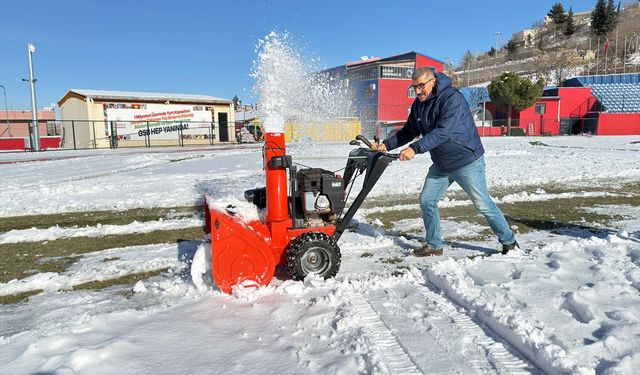 Mardin 21 Kasım Şehir Stadyumu zemini temizlendi