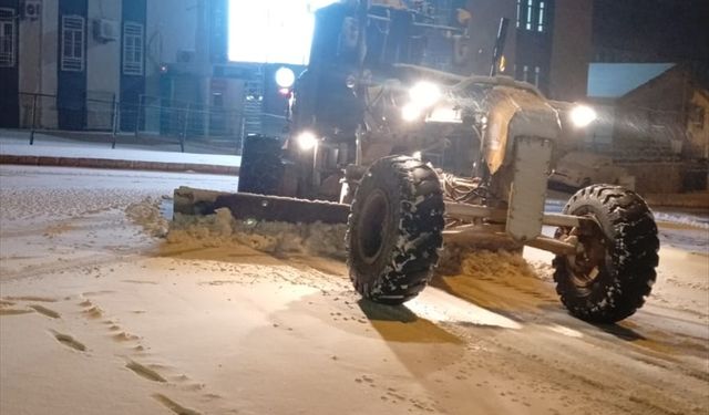 Mardin'de karla mücadele devam ediyor