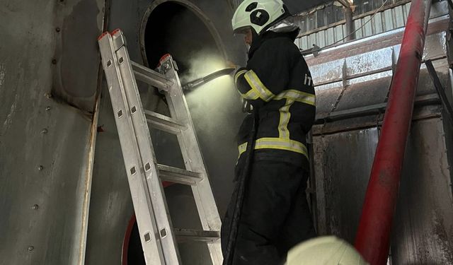 Mardin'deki fabrikanın deposunda çıkan yangın söndürüldü