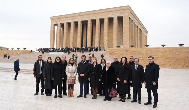 TİKAV'dan Anıtkabir'e saygı ziyareti