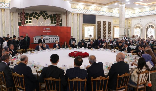 Trabzon!a atanan Vali Şahin için veda yemeği verildi