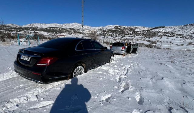Mahsur kalan vatandaşın yardımına komşusu yetişti