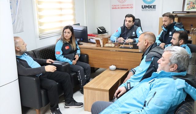 Kardeşleri enkaz altında kaldı, başka hayatlara umut oldu