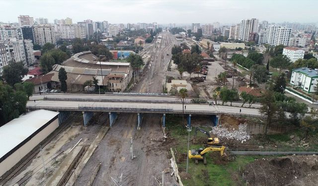 Kasım Gülek Köprüsü’nde Kontrollü Yıkım Başladı