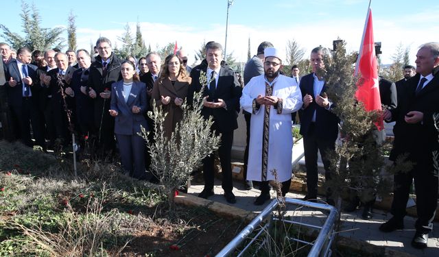 Özgür Özel, CHP'nin Deprem Bölgesine Hizmetlerini Açıkladı