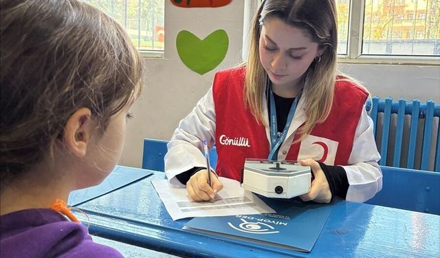 Hatay'da çocuklara göz sağlığı taraması yapıldı