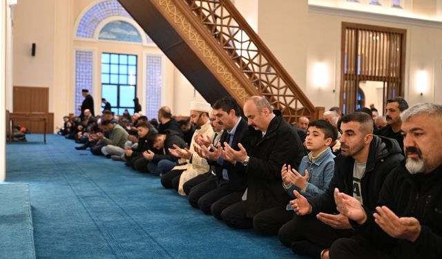 Elazığ, Mardin, Siirt ve Batman'da bayram namazı kılındı